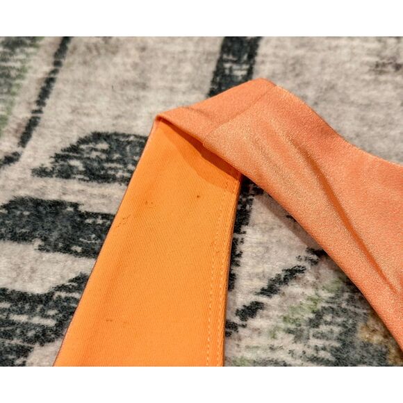 Fabletics Yesi Shine Low Impact Sports Bra - Picture 5 of 7